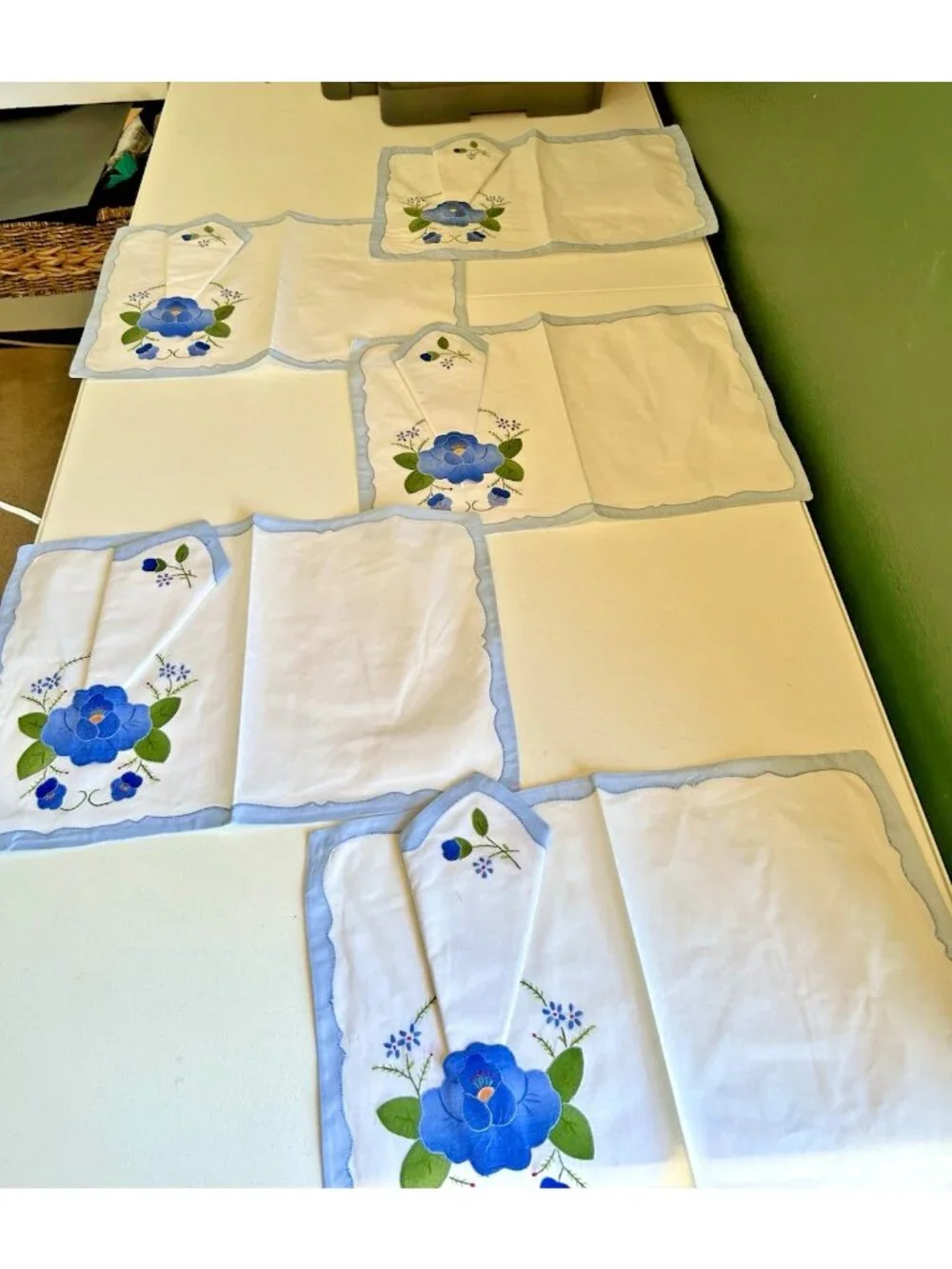 5 Vintage Madeira Applique Placemats w Matching Napkins Cotton NOS Blue White